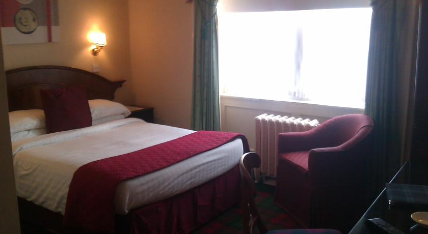 Bedroom 3, Dalmeny Park Country House Hotel Gardens, East Renfrewshire