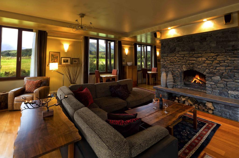 Public Area 3, Hapuku Lodge & Tree Houses, Kaikoura