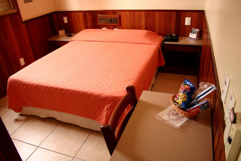 Bedroom 3, Hotel Bernal, Ituiutaba