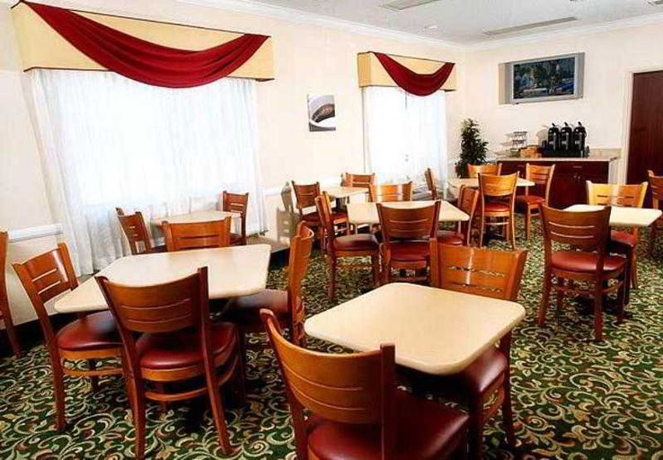 Food & Drinks 5, Fairfield Inn & Suites Dallas Park Central, Dallas