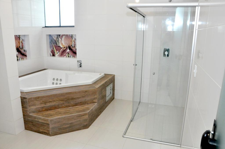 Bathroom 5, Hotel Villa Cerrado, Nova Mutum