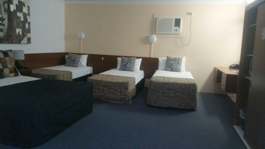 Bedroom 4, Hampton Villa Motel, Rockhampton