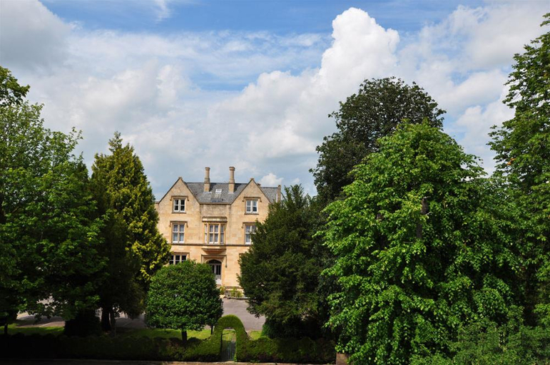 Exterior & Views 2, Cotswold Grange, Gloucestershire
