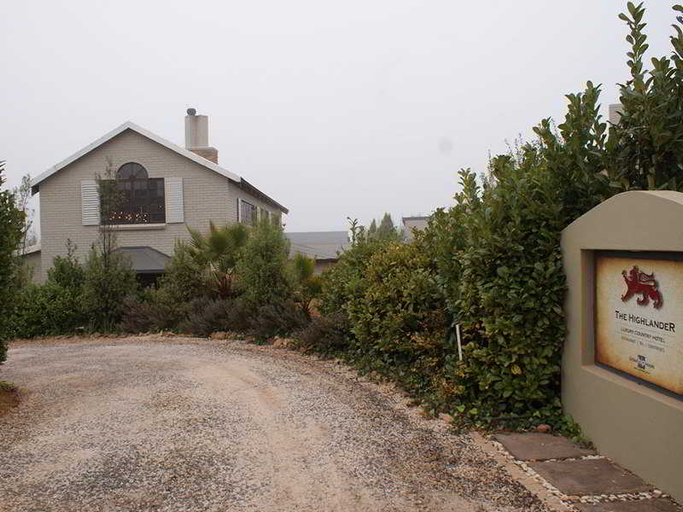 Exterior & Views