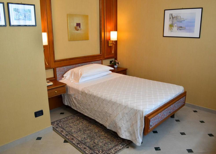 Bedroom 4, Bellevue et Mediterranneé, Imperia