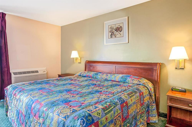 Bedroom 4, Knights Inn South Hackensack, Bergen