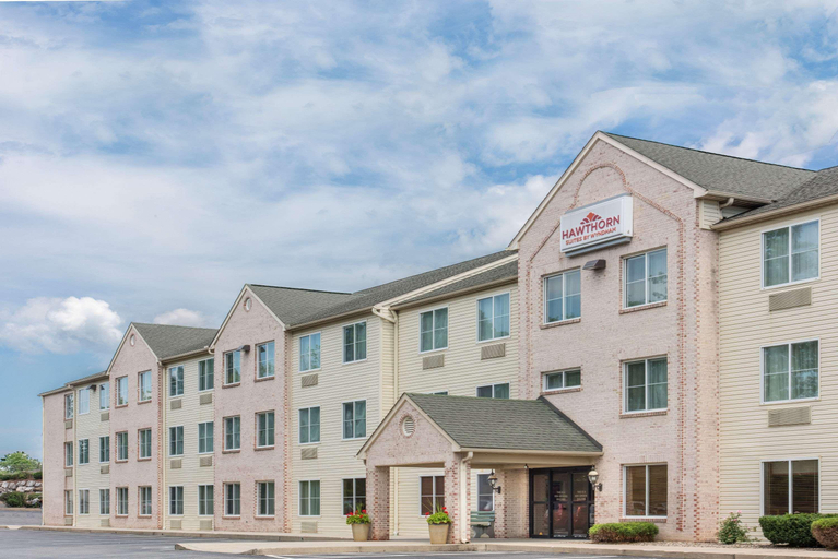 Exterior & Views 1, Lancaster Suites, Lancaster