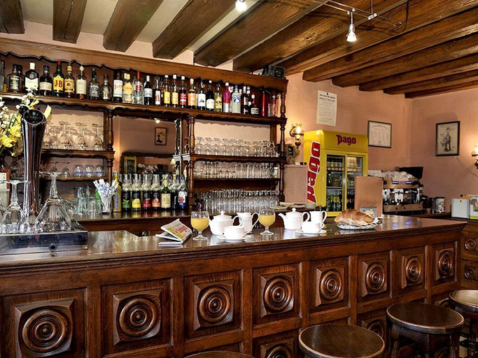 Food & Drinks 5, Logis Auberge À La Tête De Lard, Loir-et-Cher