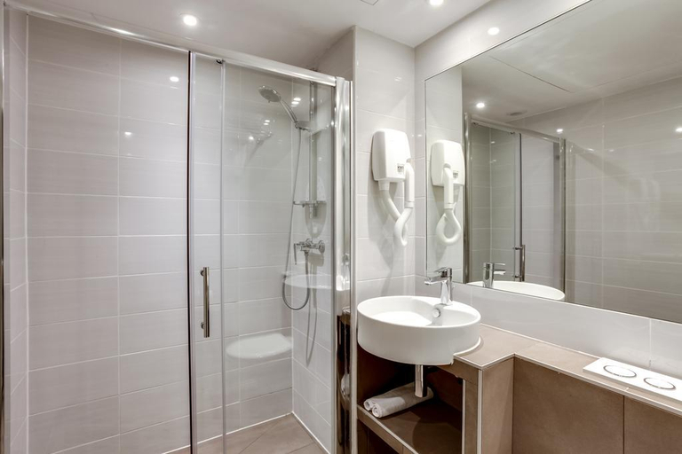 Bathroom 3, Hotel d'Amiens, Paris