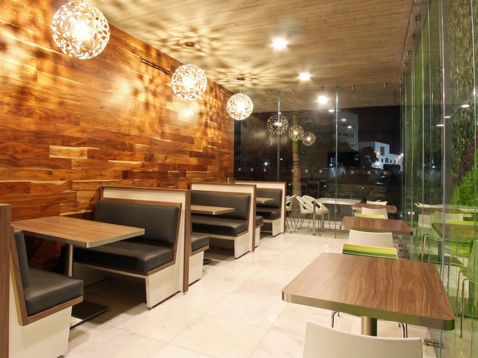 Public Area 2, One Villahermosa 2000, Centro