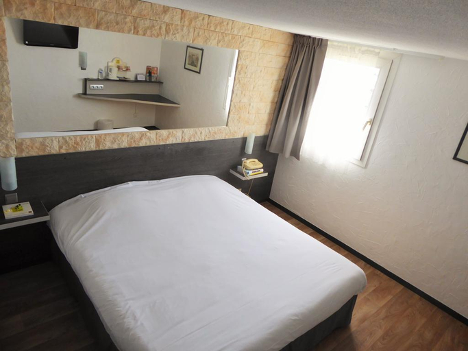 Bedroom 5, Hôtel Le Relais, Pyrénées-Atlantiques