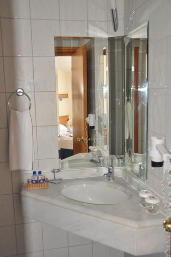 Bathroom 4, Miranda Moral Beach Hotel, Kemer