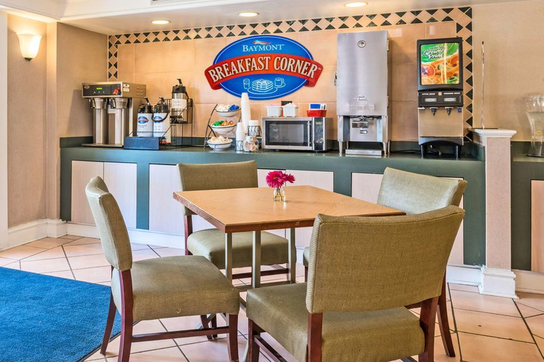 Food & Drinks, Motel 6 Hazelwood, Saint Louis