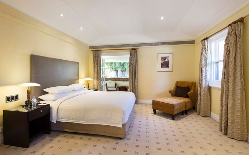 Bedroom 4, Hyatt Hotel Canberra, Canberra