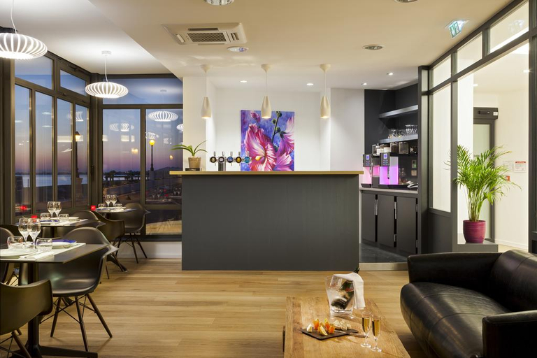 Public Area 3, Hotel Les Flots - Chatelaillon Plage, Charente-Maritime