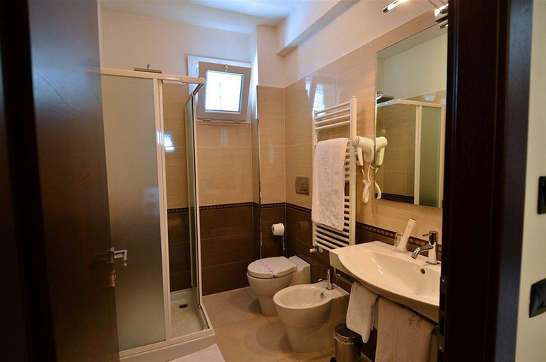 Bathroom 4, Hotel I Crespi, Grosseto