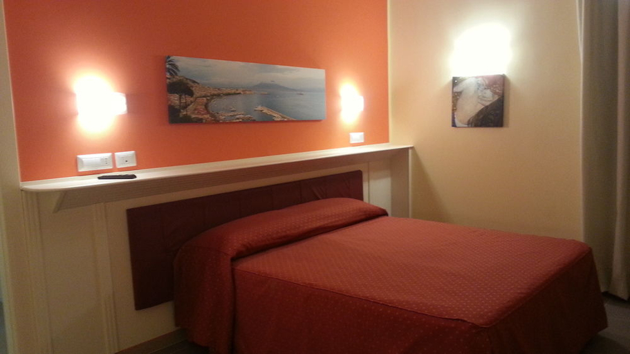 Bedroom 3, International Capodichino, Napoli