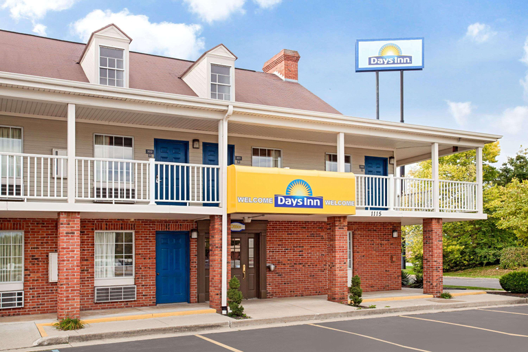 Exterior & Views 1, Days Inn by Wyndham Auburn, De Kalb