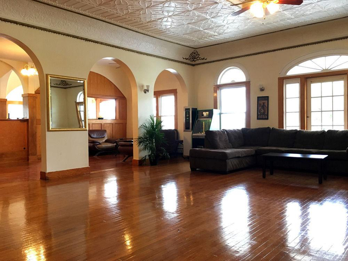 Public Area, Belmar Inn, Monmouth