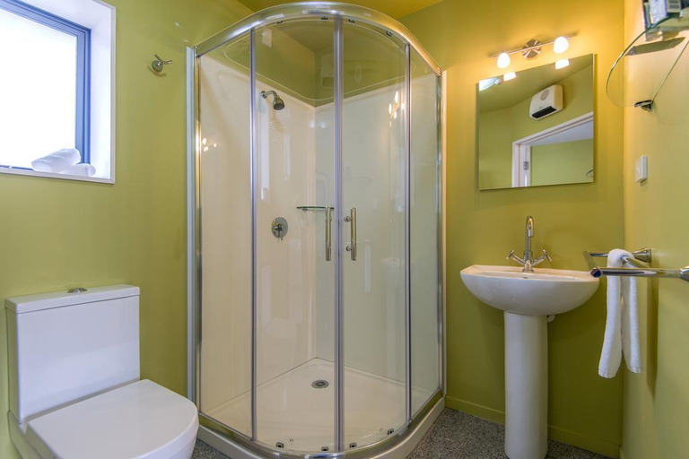 Bathroom 4, Kaikoura Quality Suites, Kaikoura