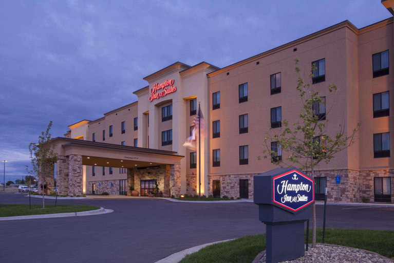 Exterior & Views 1, Hampton Inn & Suites Williston, Williams
