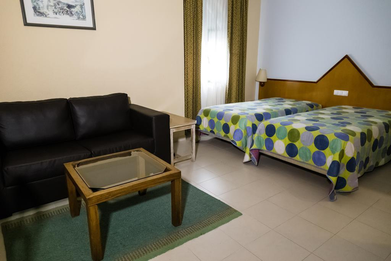 Bedroom 4, Hotel Laitau, Setúbal
