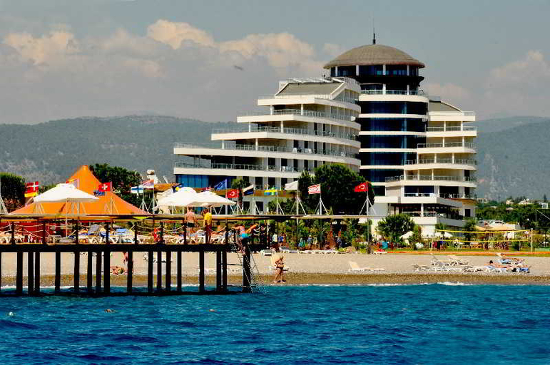Exterior & Views