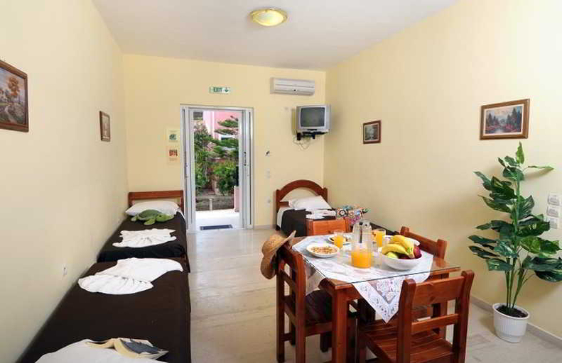 Food & Drinks 4, San Giorgios Maisonettes, Ionian Islands