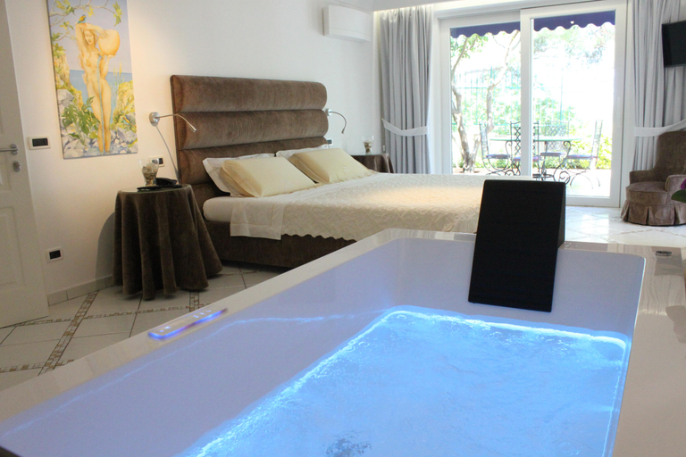Bedroom 4, Villa Marinella, Napoli