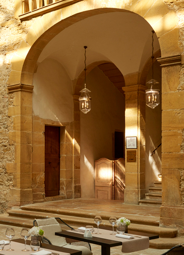 Public Area 4, Chateau de BAGNOLS, Rhône