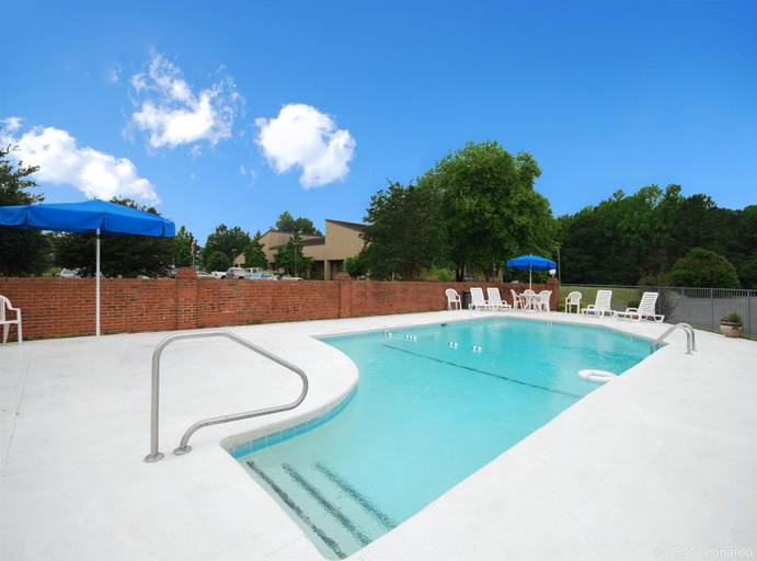 Sport & Beauty 3, Econo Lodge Whiteville, Columbus