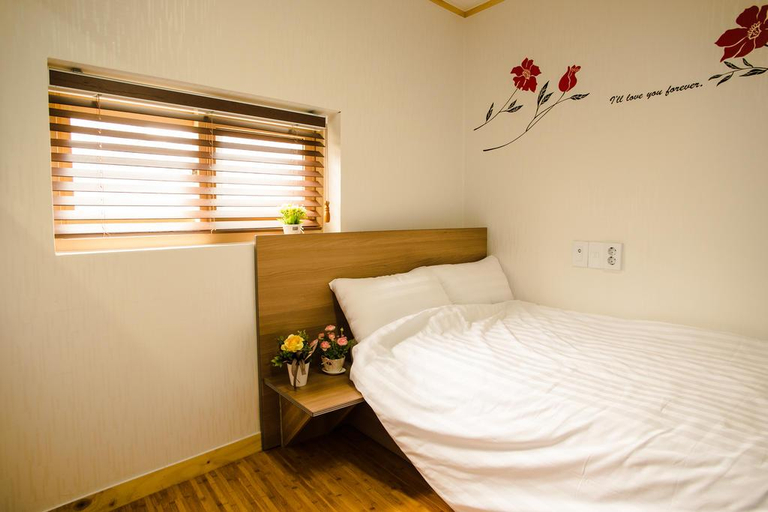 Bedroom 5, Mk Liberty House, Yongsan