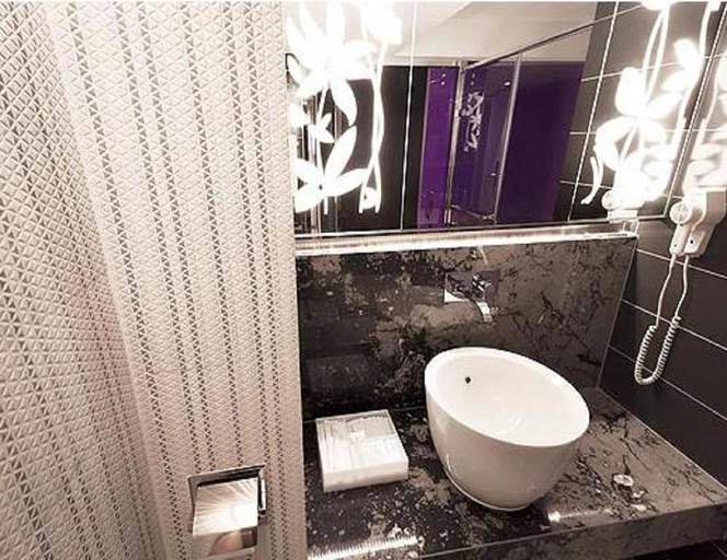 Bathroom 5, Royal Hotel Group Central Park Branch, Kaohsiung