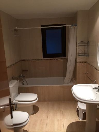 Bathroom 3, Borruscall Apartaments, Pyrénées-Orientales