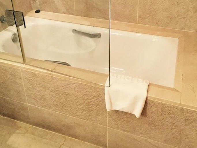 Bathroom 4, Daegu Grand Hotel, Buk