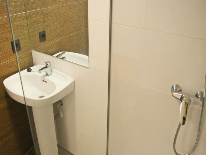 Bathroom 3, Now Benidorm, Alicante