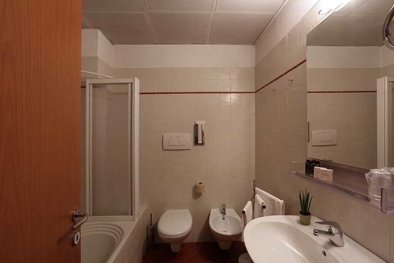 Bathroom 4, Lizard Hotel, Como