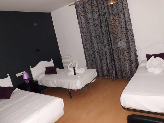 Bedroom 4, Hostal Lima, Valladolid