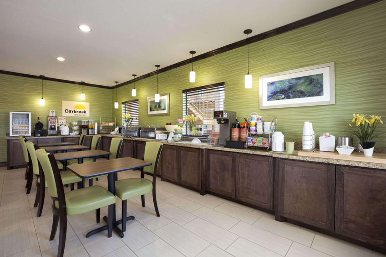 Food & Drinks 3, Days Inn & Suites by Wyndham Gonzales TX, Gonzales
