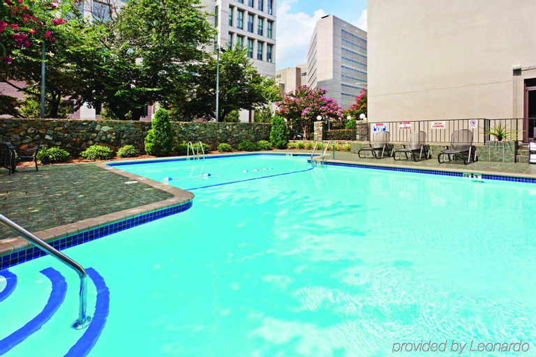 Sport & Beauty 2, Fairfield Inn & Suites Charlotte Uptown, Mecklenburg