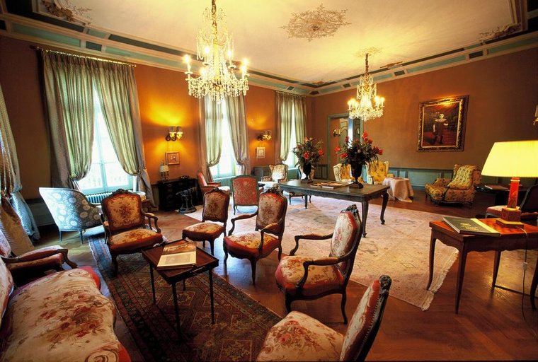 Public Area 5, Château de Varenne, Gard