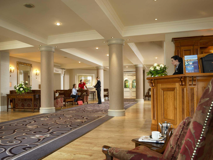 Public Area, Hodson Bay Hotel