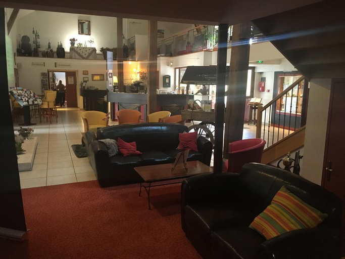 Public Area 3, Auberge Des Moissons, Marne
