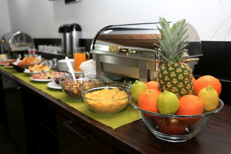Food & Drinks