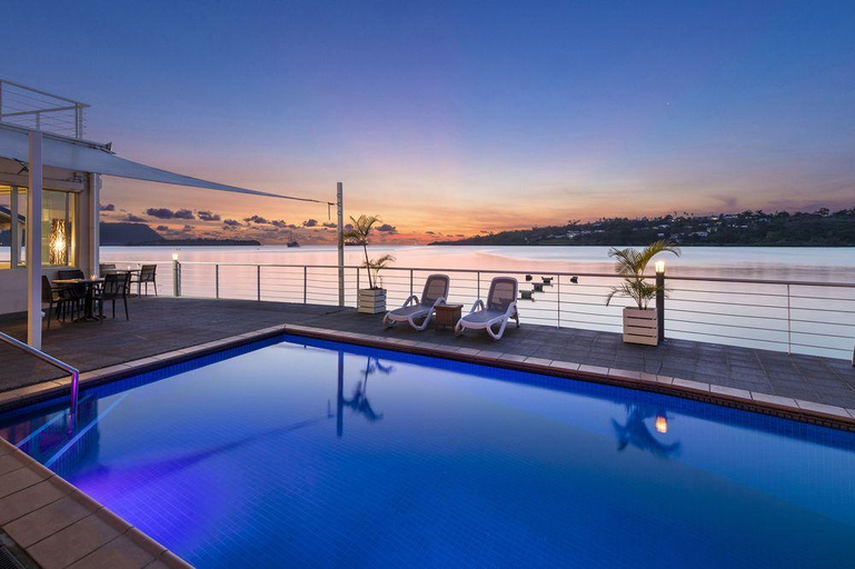 Sport & Beauty 5, Chantilly's On The Bay, Port Vila