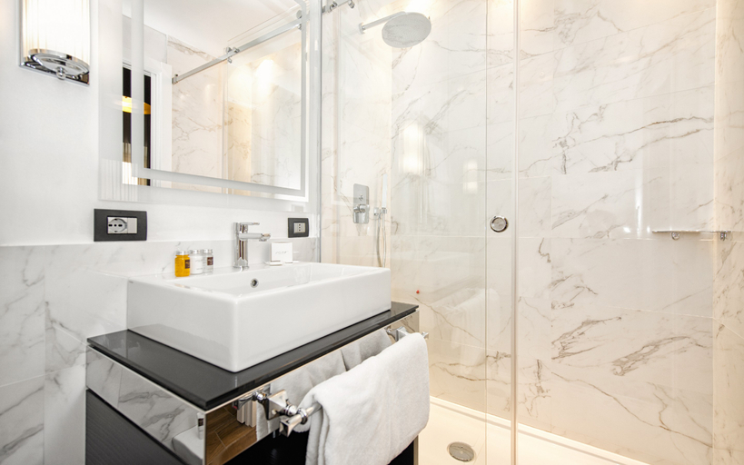 Bathroom 3, The Independent Suites, Roma