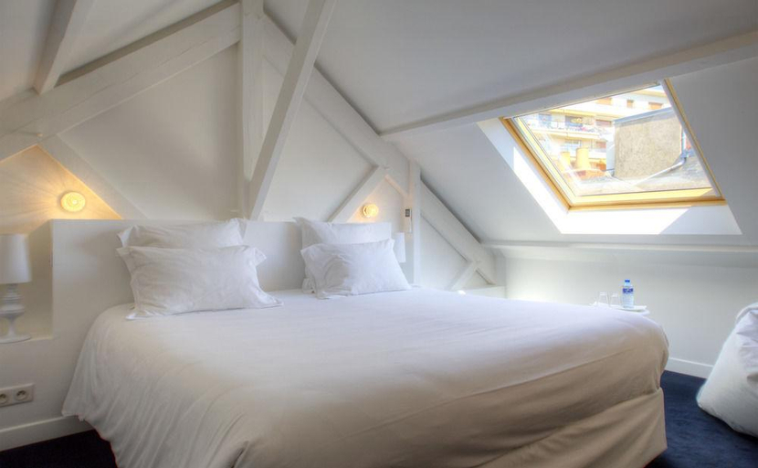 Bedroom 3, 21, Foch, Maine-et-Loire