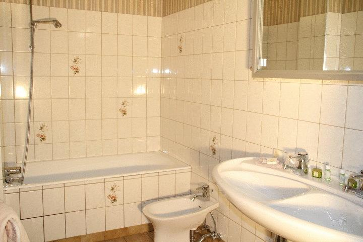 Bathroom 4, Domaine Langmatt, Haut-Rhin