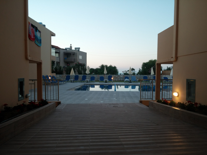 Others 5, Gerona Mare, Crete