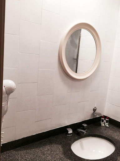 Bathroom 3, Center Hotel Barra, Rio de Janeiro